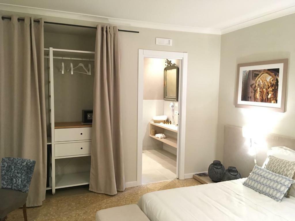 Palazzo Taranto Luxury Rooms กัลตาจีโรเน ภายนอก รูปภาพ