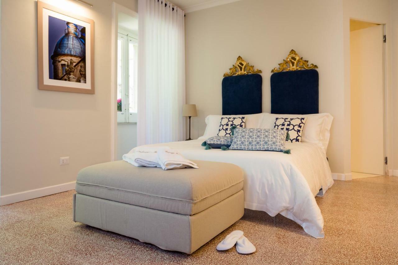 Palazzo Taranto Luxury Rooms กัลตาจีโรเน ภายนอก รูปภาพ